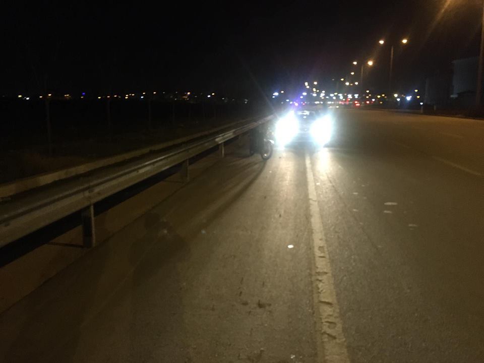 Karaman'da Bariyere Çarpan Genç Yaralandı resim