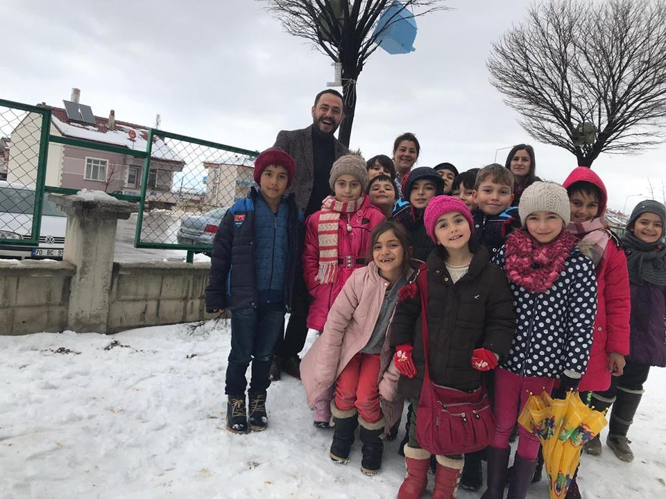 Kuşlara Bir Damla Umut Oldular resim