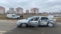 Karaman'da otomobil ile ticari araç çarpıştı: 1 yaralı